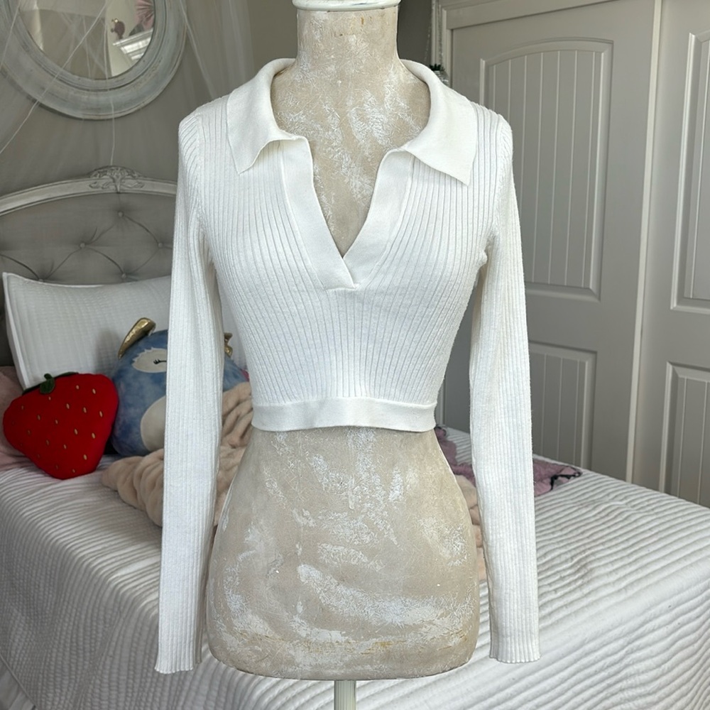 V-Neck Collared Long Sleeve Open Tie Back